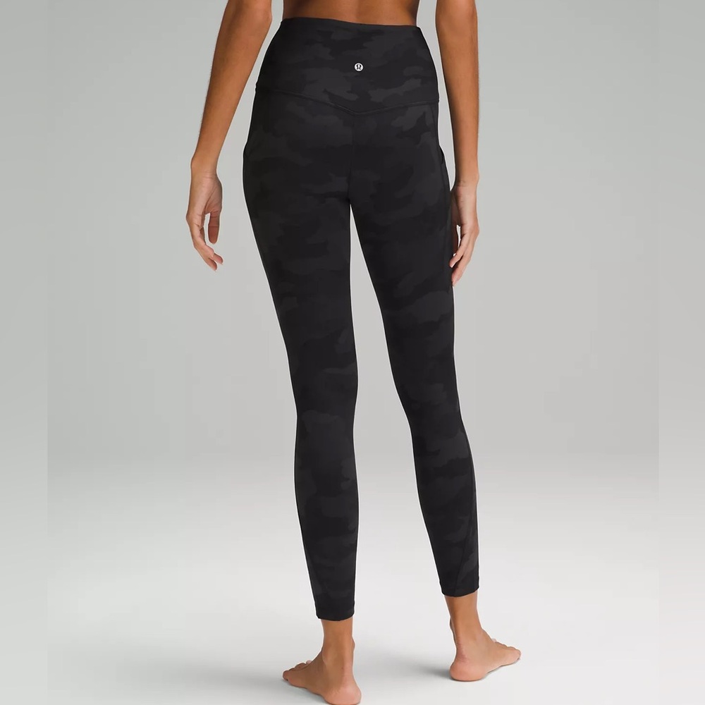 Lululemon Align 25” with pockets in black camo size 4 - Picture 8 of 9